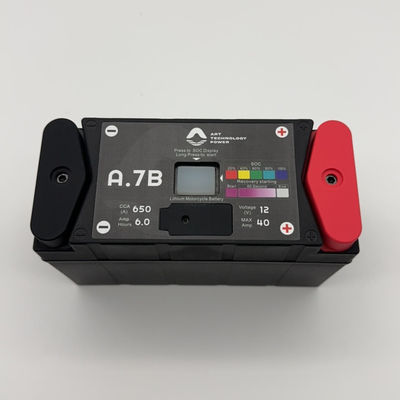สีดํา LiFePO4 แบตเตอรี่เครื่องเริ่มต้นมอเตอร์ไซค์ 12V A7BS 650 สูงสุด CCA
