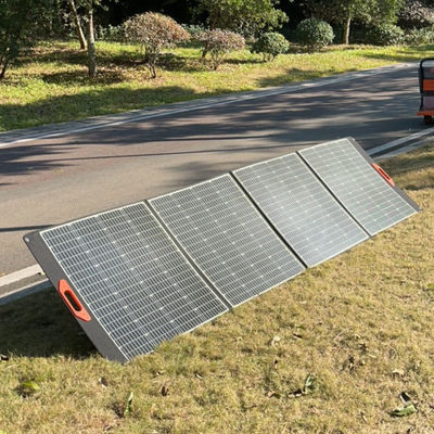 22ประสิทธิภาพการแปลง 0.8% และแผ่นพลังแสงอาทิตย์แบบพับได้ 200W สําหรับการท่องเที่ยวภายนอก RV