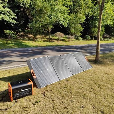 22ประสิทธิภาพการแปลง 0.8% และแผ่นพลังแสงอาทิตย์แบบพับได้ 200W สําหรับการท่องเที่ยวภายนอก RV
