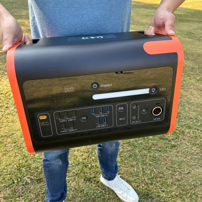 เครื่องกําเนิดพลังงานแสงอาทิตย์ 2200W พลังงานไฟฟ้าโรงไฟฟ้าพกพาที่มีเครื่องปรับคลื่นไซน์บริสุทธิ์