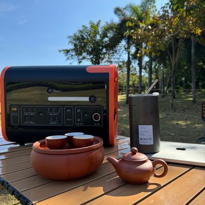 Inverter Pure Sine Wave 2200W สถานไฟฟ้ากลางแจ้งพกพาสําหรับการเก็บพลังงานแสงอาทิตย์ในบ้าน