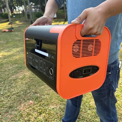 AT22 220V พลังงานพกพา 2200W สูงสุด 4400W แบตเตอรี่ลิธีียมสําหรับแคมป์และฉุกเฉิน