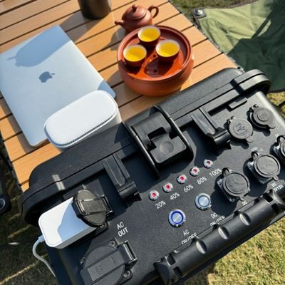 สถานที่พลังงานพกพา 4000W สําหรับ Drone โน๊ตบุ๊ค การถ่ายภาพ เครื่องผลิตออกซิเจน เครื่องผลิตแสงอาทิตย์