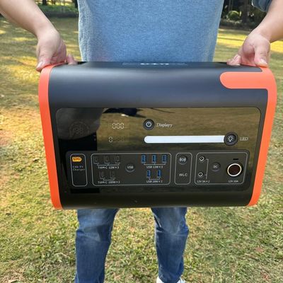 AT22 2000W 2200W LiFePO4 แบตเตอรี่ พกพาสถานีพลังงานสําหรับระบบ Outdoor Power Bank