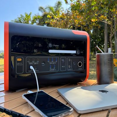 2048wh พลังงานไฟฟ้าพกพาที่มีกําลังตั้งชื่อ พร้อมชาร์จเร็ว 1500W และแผ่นแสงอาทิตย์