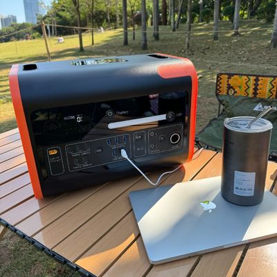 LiFePO4 Output Type 2000W โปรแกรมผลิตพลังแสงอาทิตย์แบบพกพา 2200W โรงไฟฟ้าพลังแสงอาทิตย์สําหรับบ้าน