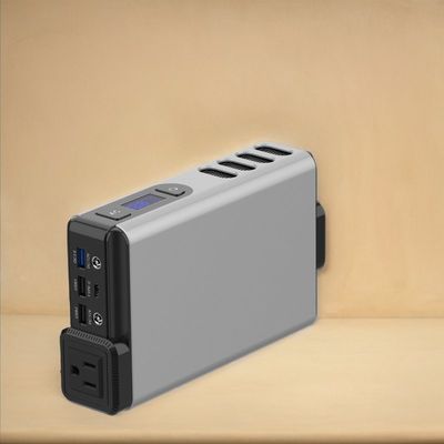 32000mAh Lithium Ion Portable Power Station 150W Output 220V AC 50Hz/60Hz ปรับแต่งตามความต้องการ
