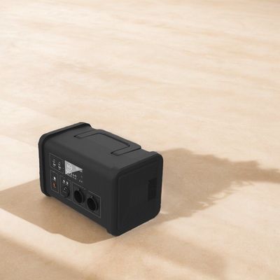 สถานไฟฟ้าแบตเตอรี่ลิตยูม 700W สําหรับการเดินทางในกลางแจ้งและไฟฟ้าฉุกเฉิน