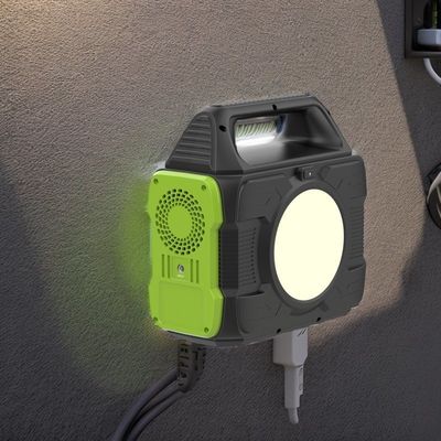 แบตเตอรี่ลิเดียมขนาดเล็ก 300W เครื่องกําเนิดพลังงานแสงอาทิตย์ สถานีพลังงานพกพาสําหรับสถานการณ์ฉุกเฉินภายนอก