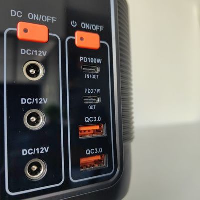 600W/576wh สถานไฟฟ้าพกพาแบบมีหลายฟังก์ชันโดยตรงที่มีประเภท C2 Pd27W