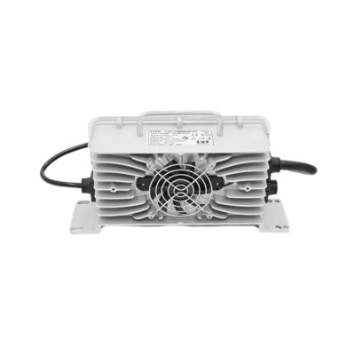 เครื่องชาร์จไฟฟ้า LiFePO4 ที่กันน้ํา IP67 800W เครื่องชาร์จไฟฟ้าที่เร็วแบบสมาธิ สําหรับรถยก / คาร์ตกอล์ฟ
