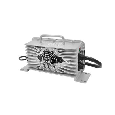 เครื่องชาร์จไฟฟ้า LiFePO4 ที่กันน้ํา IP67 800W เครื่องชาร์จไฟฟ้าที่เร็วแบบสมาธิ สําหรับรถยก / คาร์ตกอล์ฟ