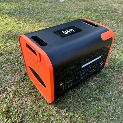 จําหน่ายพลังงานแบบพกพา LCD ขนาดใหญ่ 2200W สําหรับแคมป์และกิจกรรมกลางแจ้ง