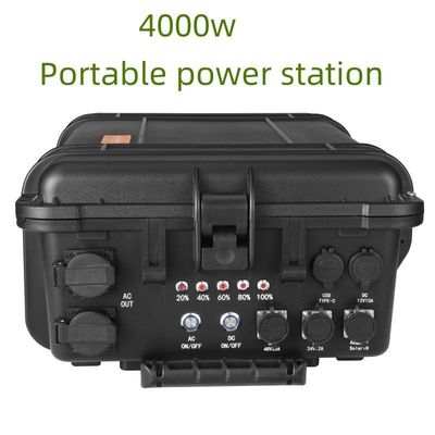 LiFePO4 ความจุขนาดใหญ่ 220V 4000W สถานที่พลังงานเคลื่อนที่หลากหลายฟังก์ชันสําหรับฉุกเฉิน