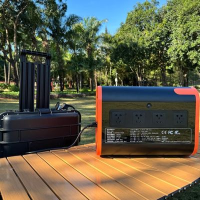 600W 2000W พกพาสถานีไฟฟ้า โจ๊กเนอร์แสงอาทิตย์สําหรับการตั้งแคมป์ การหยุดไฟฟ้าฉุกเฉิน