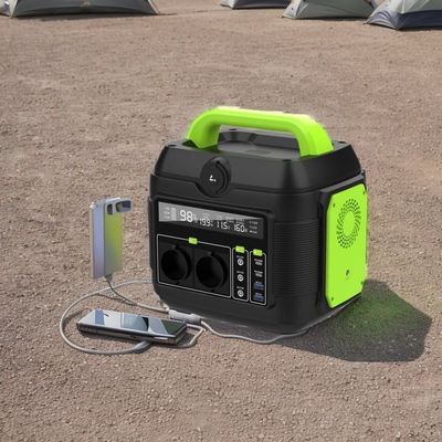 สีที่สามารถปรับแต่งได้ 600W 576wh เครื่องผลิตพลังงานแสงอาทิตย์บ้าน 110V 220V สําหรับกิจกรรมกลางแจ้ง