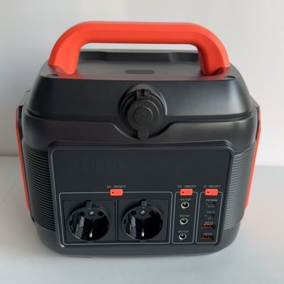 MPPT พลังงาน 600W แบตเตอรี่ลิธีียมพกพา สถานไฟฟ้าเคลื่อนไหวกลางแจ้ง AC Output 220V