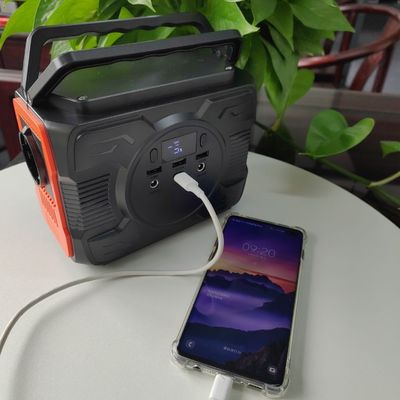 110/220V-50Hz/60Hz AC Output 48000mAh เครื่องผลิตพลังแสงอาทิตย์สําหรับโรงไฟฟ้าบ้านค่ายปิ้ง