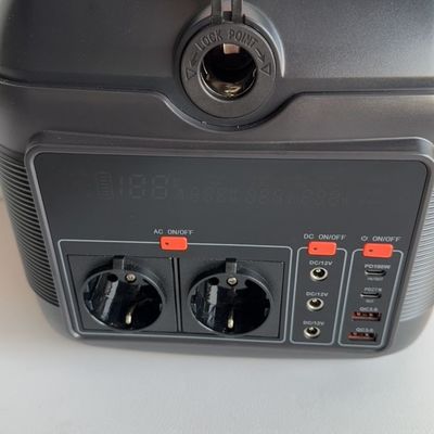 Pd100W เครื่องผลิตพลังงานแสงอาทิตย์ที่สามารถชาร์จใหม่ได้ 600W ผลิตสําหรับโรงไฟฟ้าบ้านฉุกเฉิน