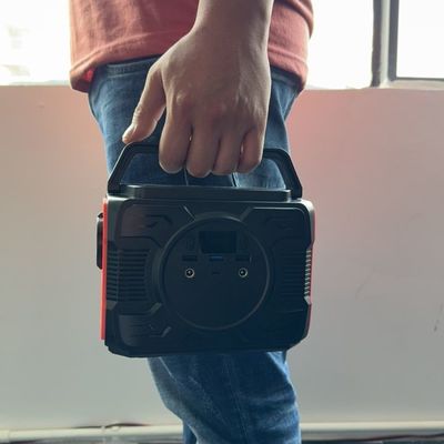 โรงไฟฟ้าพลังแสงอาทิตย์แบบพกพา 200W ด้วย S2X-173 และวัสดุที่ทนต่ออากาศ