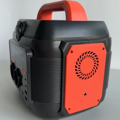 เครื่องผลิตพลังงานแสงอาทิตย์แบบพกพา 600W พร้อม USB DC AC Output Type-C สถานที่พลังงานเคลื่อนที่คือ MPPT
