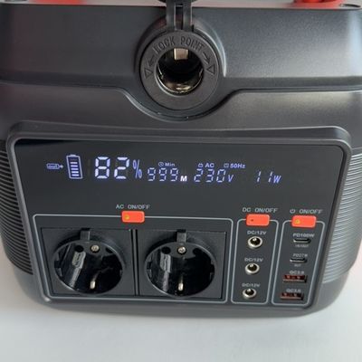 การออก AC 220V 50Hz/110V 60Hz สถานที่พลังงานพกพา 600W สําหรับสถานการณ์ฉุกเฉินของพลังงานเคลื่อนที่