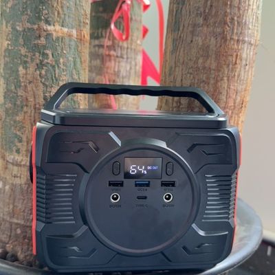 ขนาดแบตเตอรี่ 48000mAh ขนาดแบตเตอรี่ 200W เครื่องผลิตพลังแสงอาทิตย์พกพา ประเภท C สถานีออกอากาศแบบ AC
