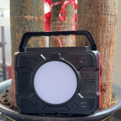 ขนาดแบตเตอรี่ 48000mAh ขนาดแบตเตอรี่ 200W เครื่องผลิตพลังแสงอาทิตย์พกพา ประเภท C สถานีออกอากาศแบบ AC