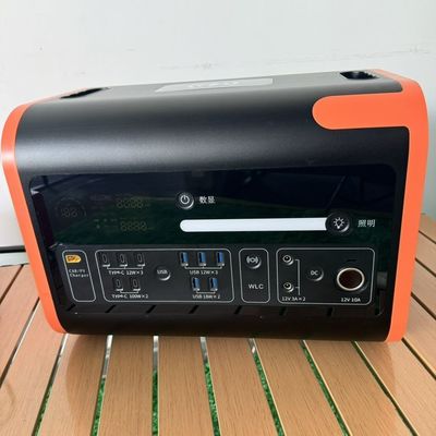 เครื่องชาร์จไร้สาย 15W สถานไฟฟ้าฉุกเฉิน 200W 600W 2200W เครื่องกําเนิดมือถือ