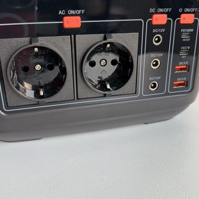 เครื่องผลิตพลังงานแสงอาทิตย์สํารองแบตเตอรี่ 600W สําหรับการตั้งแคมป์กลางแจ้งและโรงไฟฟ้าฉุกเฉิน