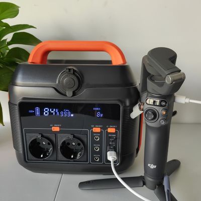 เครื่องผลิตพลังงานแสงอาทิตย์สํารองแบตเตอรี่ 600W สําหรับการตั้งแคมป์กลางแจ้งและโรงไฟฟ้าฉุกเฉิน