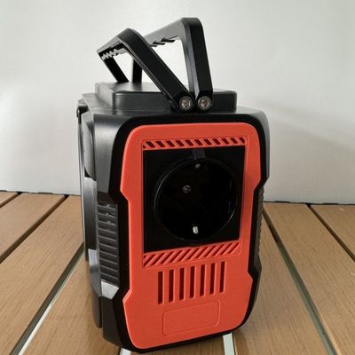 200W AC Output โปรแกรมพลังงานแสงอาทิตย์แบบพกพา 110/220V-50Hz/60Hz แบตเตอรี่ลิธีਅਮ 173wh