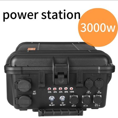 สีดําหลายฟังก์ชัน 3000W 3000wh สถานที่พลังงานแสงอาทิตย์พกพาสําหรับสถานการณ์ฉุกเฉินภายนอก