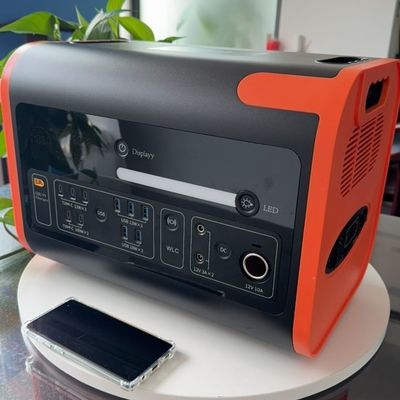 2200W การออกกําลังคงที่ 4000W ไดรฟ์ LiFePO4 เครื่องผลิตพลังงานแสงอาทิตย์สําหรับการชาร์จภายนอก