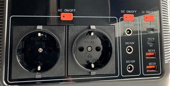 110V/220V สนับสนุนโรงไฟฟ้าพกพาที่มีผลิต 600W/1500W และผลิต DC 12-13V 10A
