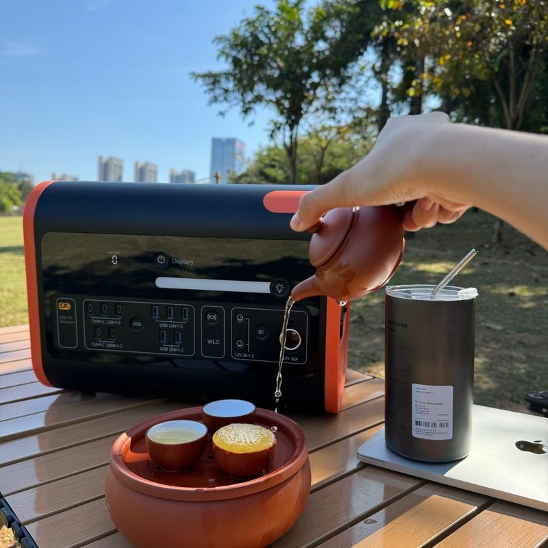ประเภท C Output Lithium Battery โรงไฟฟ้าพลังแสงอาทิตย์สําหรับครัวเรือนและรถยนต์ ประมาณ 25 กิโลกรัม