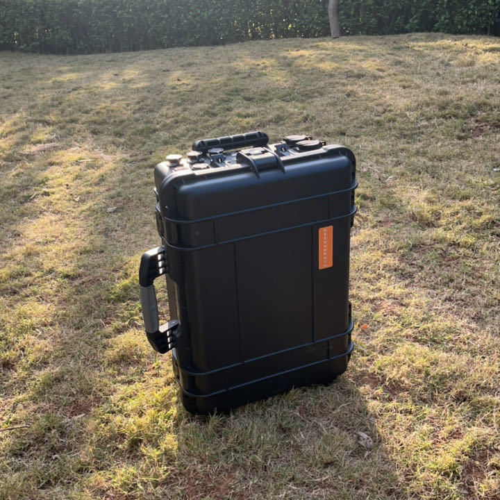 เวลาชาร์จ 6-7 ชั่วโมง 3000W LiFePO4 แบตเตอรี่ สถานที่พลังงานแสงอาทิตย์พกพาสําหรับความต้องการพลังงานมือถือ