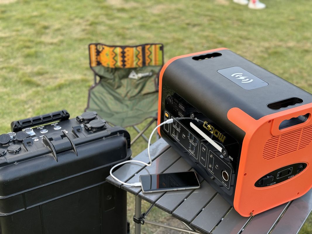 คอมแพคต์ 2200W พกพา พลังงานพลังงานแสงอาทิตย์ที่เก็บเก็บพลังงาน สถานีพลังงานการปรับปรุงตามคําขอของคุณ