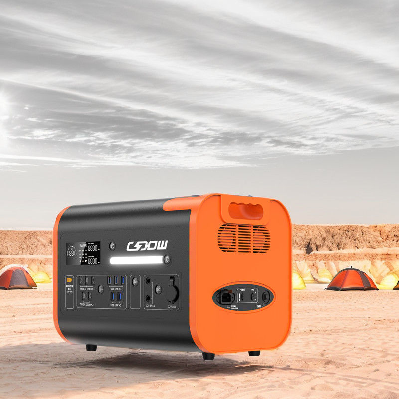 ประเภท C Output โรงไฟฟ้าเคลื่อนที่สําหรับบ้านและค่ายปิ้ง ประมาณ 25 กิโลกรัม 2048wh เครื่องผลิตพลังแสงอาทิตย์