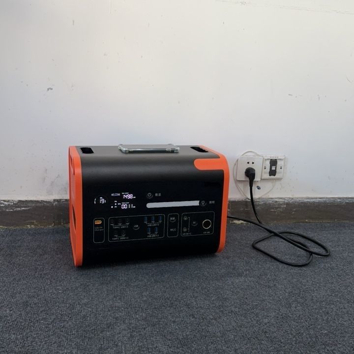จําหน่ายพลังงานแบบพกพา LCD ขนาดใหญ่ 2200W สําหรับแคมป์และกิจกรรมกลางแจ้ง