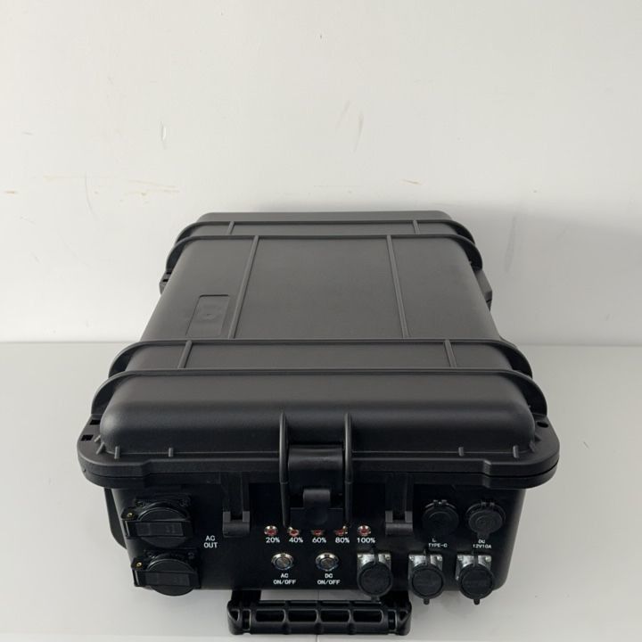 15A Max AC Output Current โรงไฟฟ้าพลังแสงอาทิตย์พกพา 4kw LiFePO4 แบตเตอรี่พร้อม LT-40