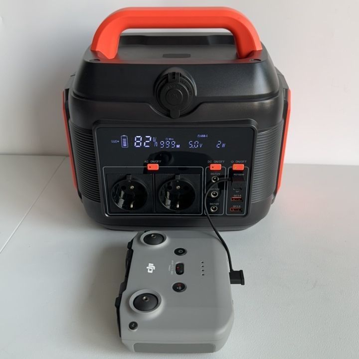 MPPT พลังงาน 600W แบตเตอรี่ลิธีียมพกพา สถานไฟฟ้าเคลื่อนไหวกลางแจ้ง AC Output 220V