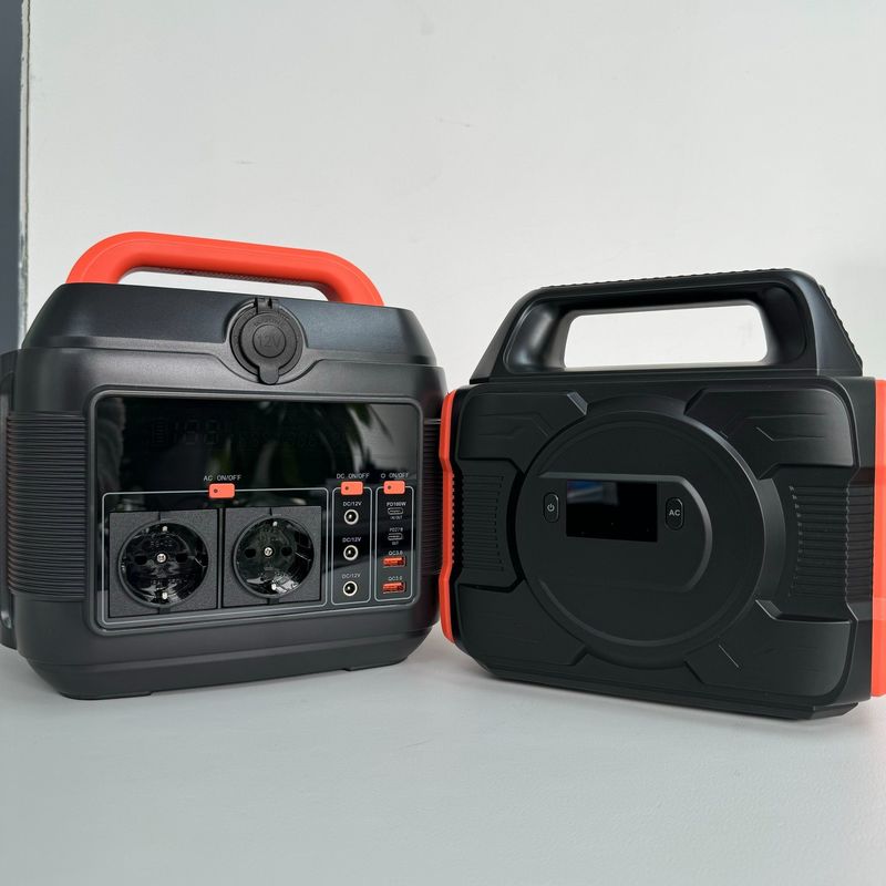 600W Home Sine Wave Energy Storage Power สถานีชาร์จรถยนต์พกพาพร้อมไฟ LED แคมป์ โทรศัพท์มือถือ Generator