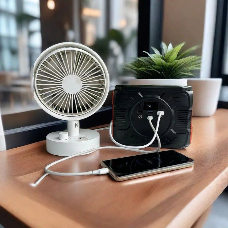 110/220V-50Hz/60Hz AC Output 48000mAh เครื่องผลิตพลังแสงอาทิตย์สําหรับโรงไฟฟ้าบ้านค่ายปิ้ง