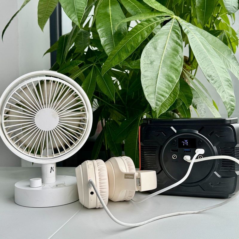 สถานีไฟฟ้าแคมป์ที่ดีที่สุด 173wh 300W 200W เครื่องผลิตพลังแสงอาทิตย์ด้วยแบตเตอรี่ลิธีอุตสาหกรรม
