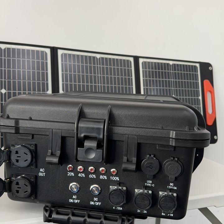 AC Pure Sine Wave Output 3000W เครื่องชาร์จแสงอาทิตย์แบบพกพา สถานไฟฟ้าลิธีอุตสาหกรรมกลางแจ้ง