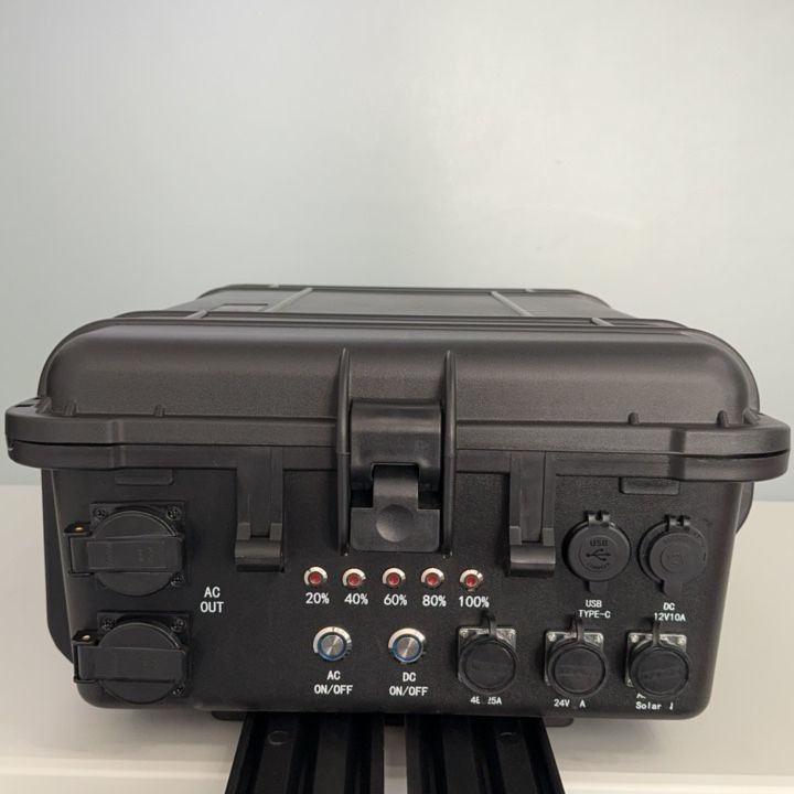 พลังงานสูงสุด 6000W โทรศัพท์พลังงานแสงอาทิตย์พกพา 2200W 3000W USB / ประเภท-C 18W Max กับ 1