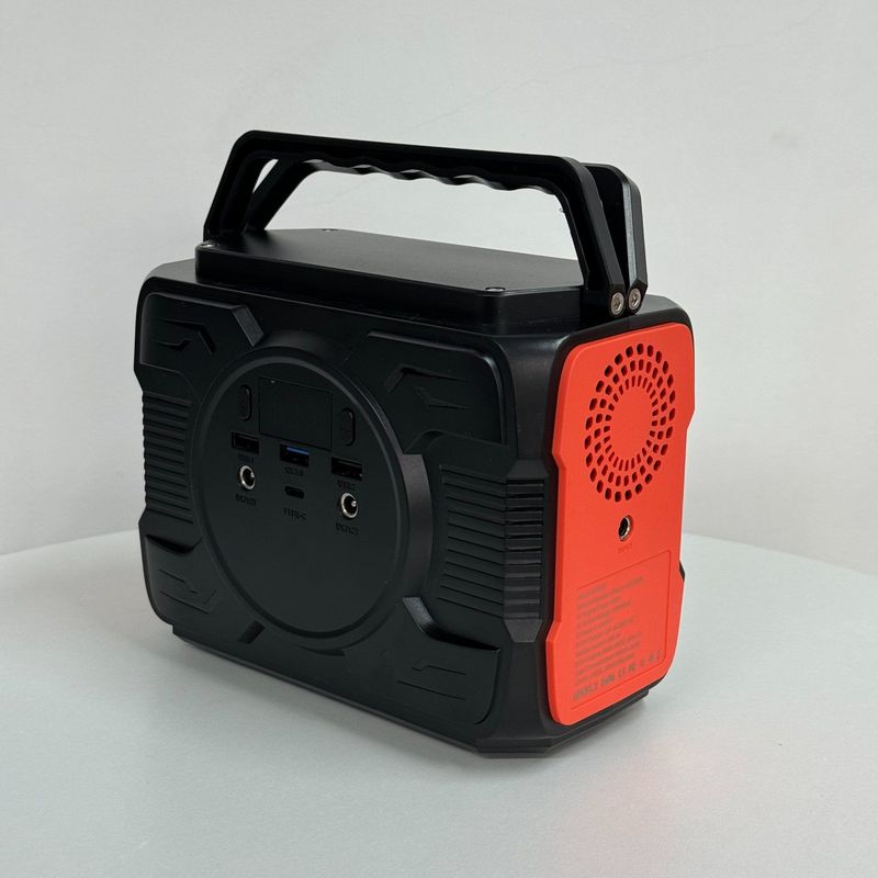 ขนาดแบตเตอรี่ 48000mAh ขนาดแบตเตอรี่ 200W เครื่องผลิตพลังแสงอาทิตย์พกพา ประเภท C สถานีออกอากาศแบบ AC