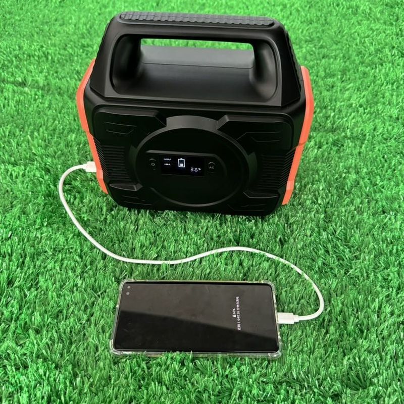 เครื่องกําเนิดพลังงานแสงอาทิตย์แบบชาร์จใหม่ 300W สําหรับโรงไฟฟ้าพกพาและแคมป์กลางแจ้ง