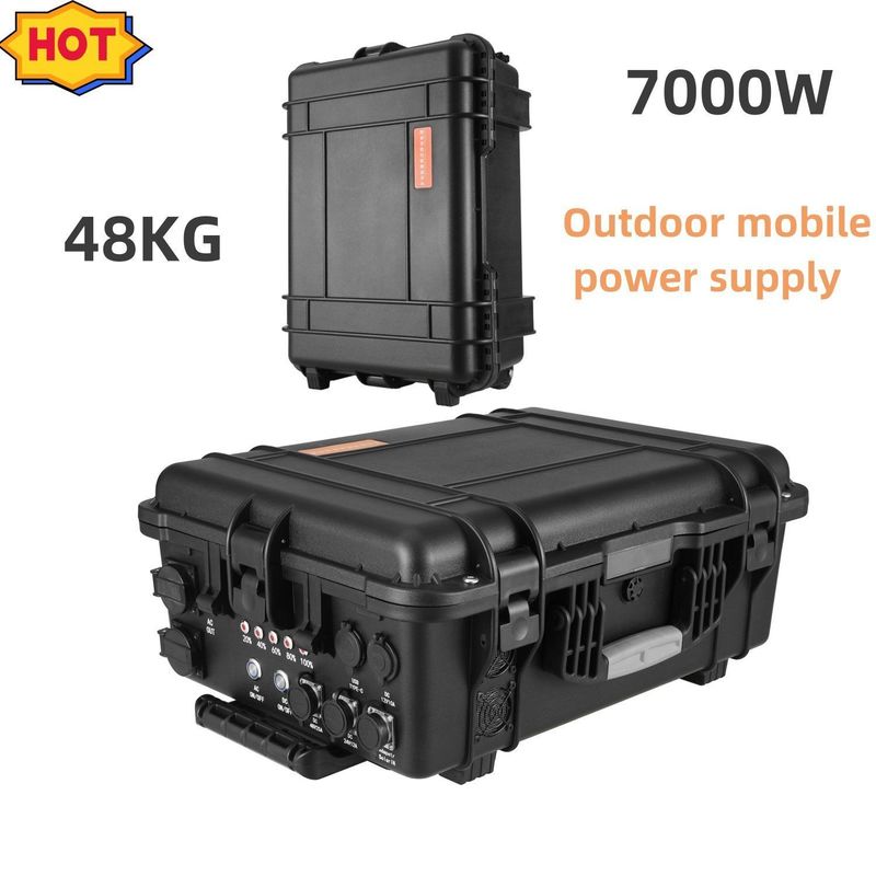 สถานที่พลังงานชาร์จแสงอาทิตย์แบบพกพาสําหรับแคมป์ 7000W ด้วยกระแสไฟฟ้าออก AC ขนาด 15A Max